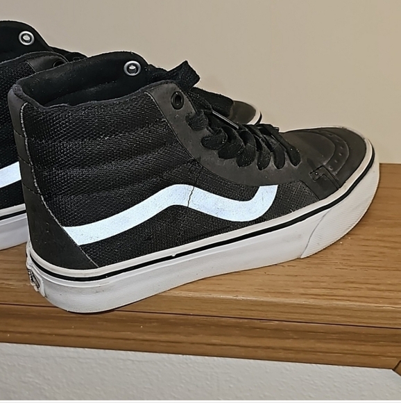 Vans Black and White High-Top Sneakers with Iconic Stripe - Picture 7 of 7